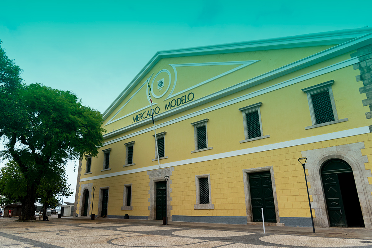 Vista externa do Mercado Modelo de Salvador, um dos principais pontos turísticos da cidade.